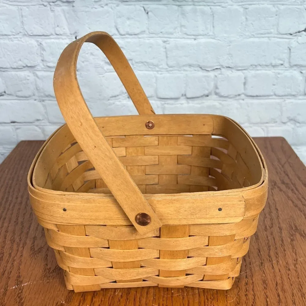 Vintage Longaberger 9x9” square basket with handle 2003